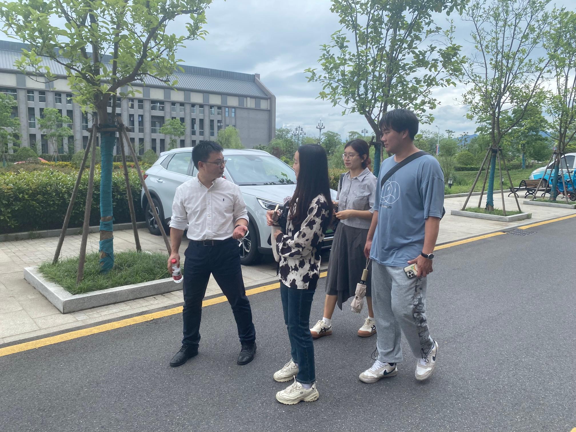 参观
